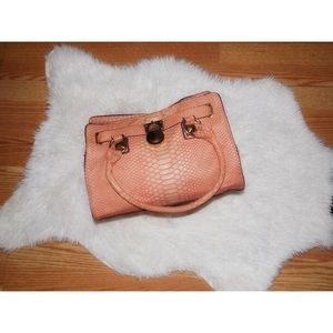 🍑🍑Peach Colored Handbag🍑🍑